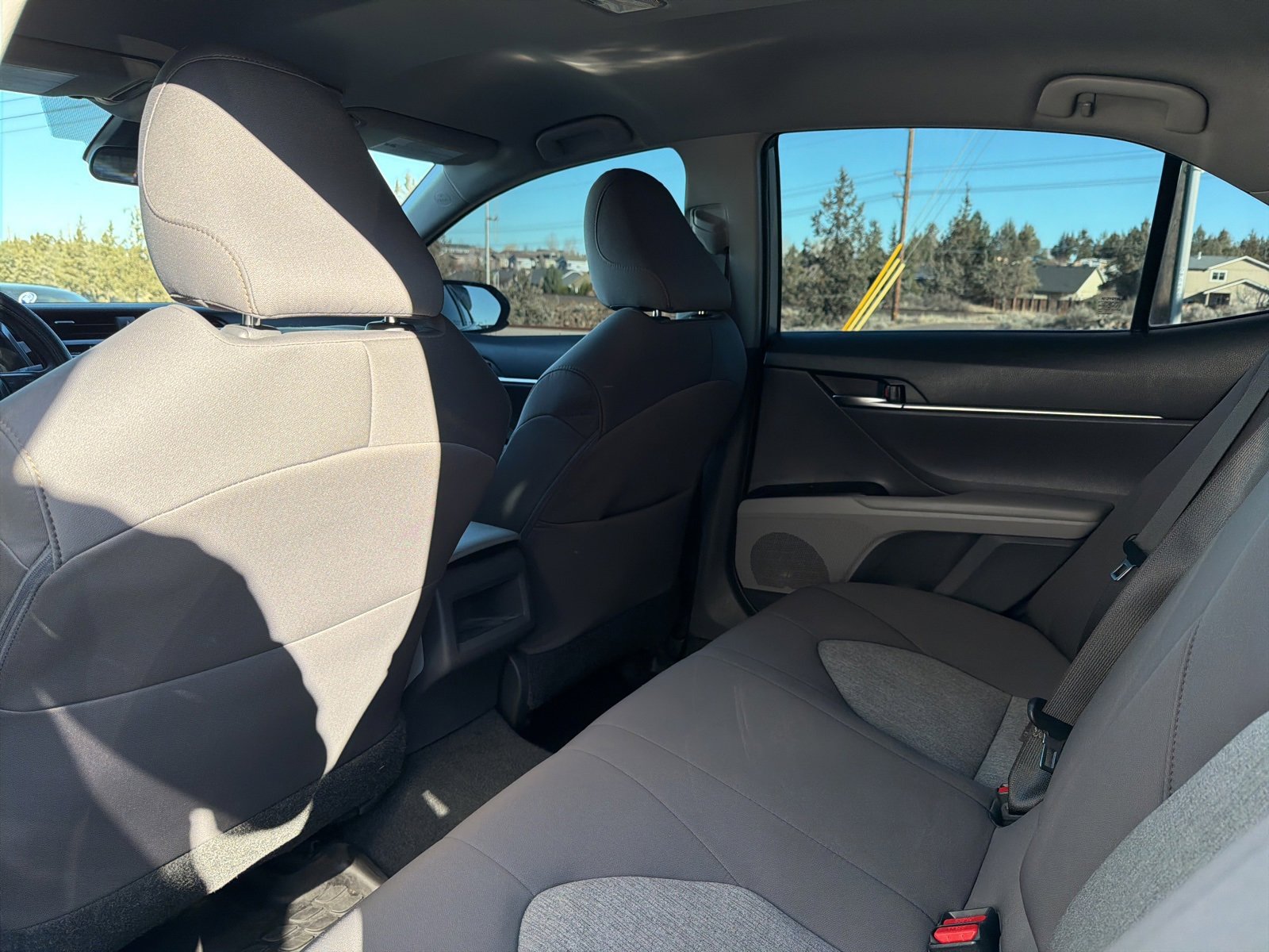 Used 2020 Toyota Camry LE image 21