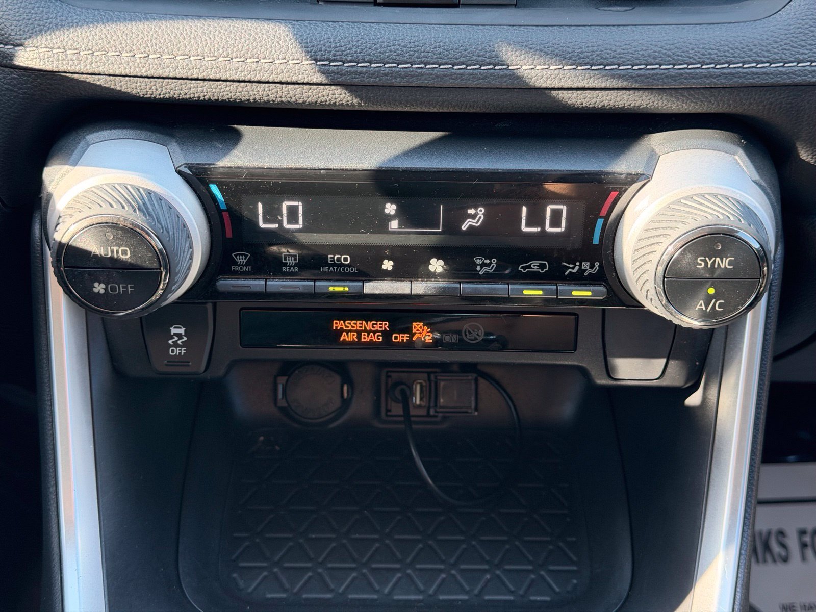 Used 2019 Toyota RAV4 XLE Premium FWD image 24