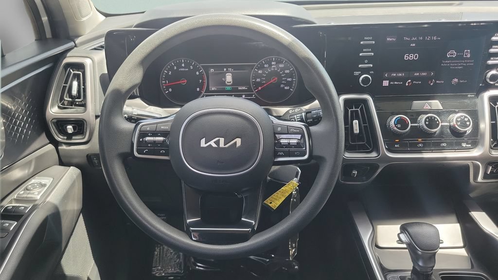 Used 2023 Kia Sorento LX FWD image 12