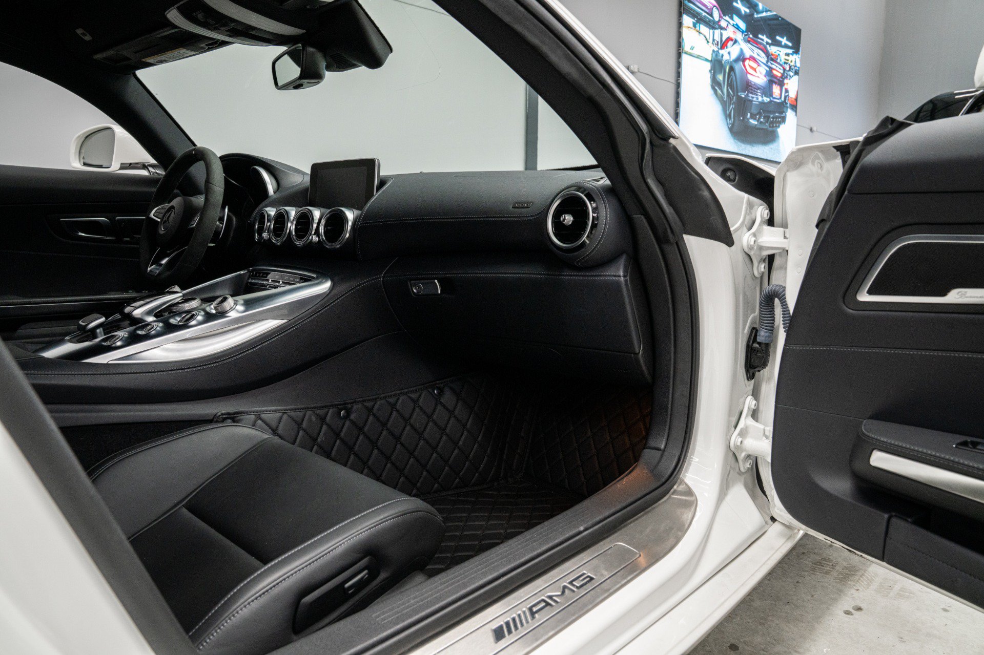 Used 2016 Mercedes-Benz AMG GT S image 23