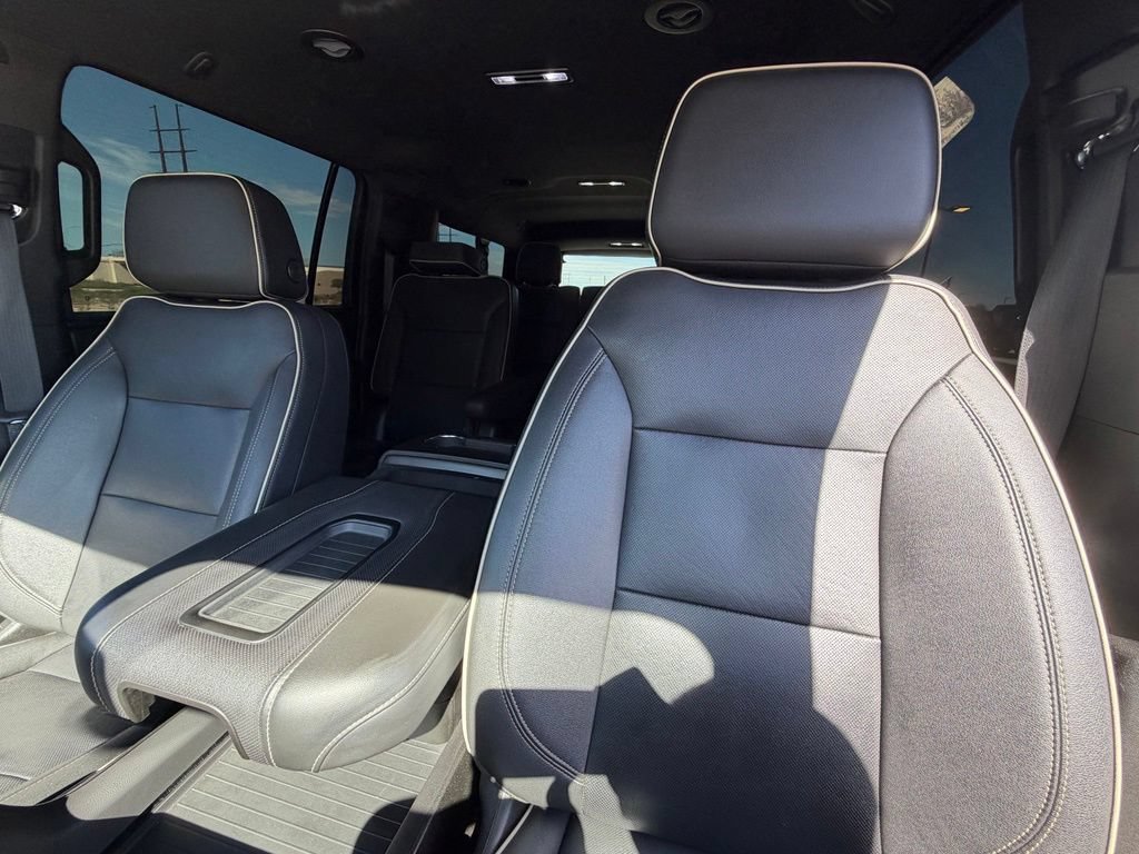Used 2023 Chevrolet Suburban Premier RWD image 13