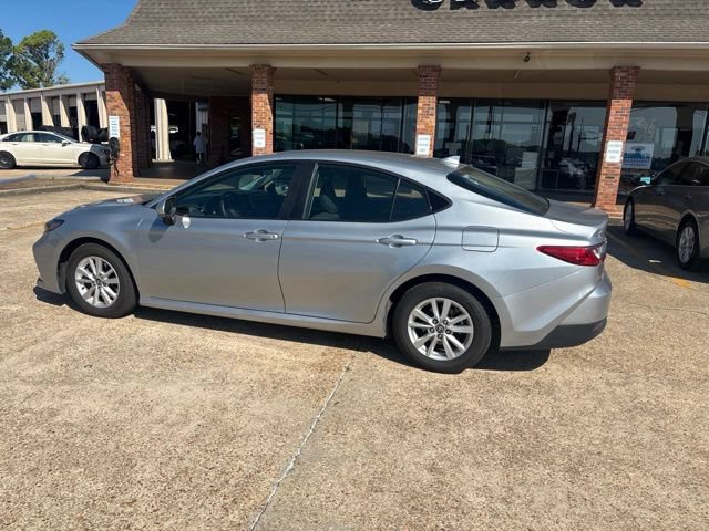 Used 2025 Toyota Camry LE FWD image 3