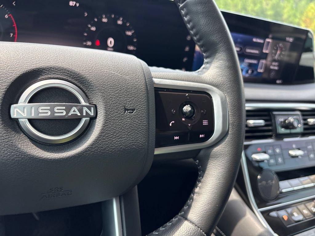 Used 2025 Nissan Armada SV RWD image 14