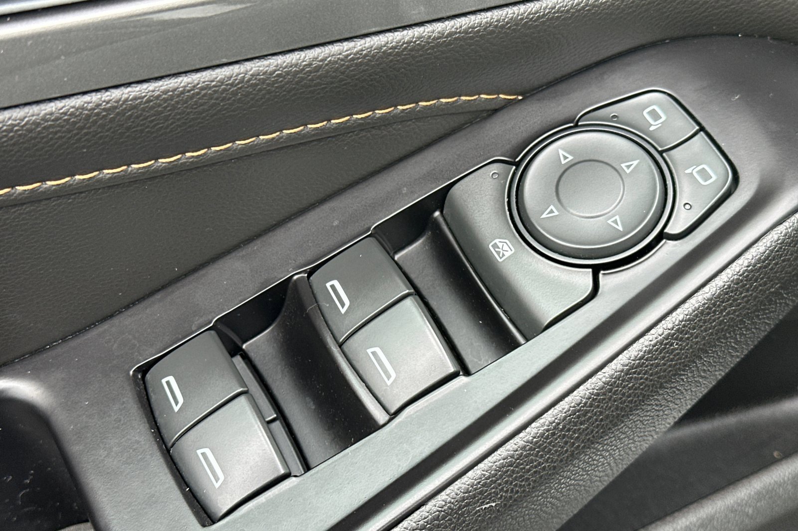 Used 2020 Chevrolet Traverse LS image 13