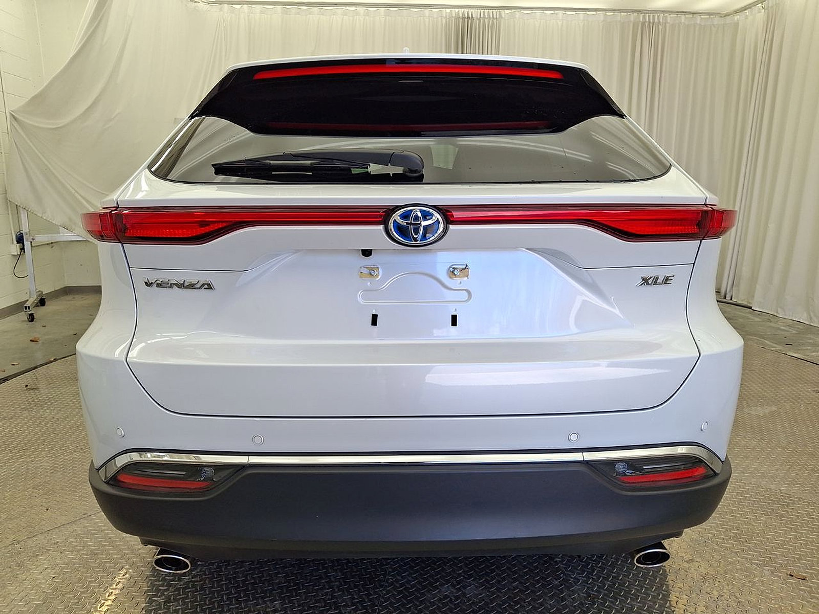 Certified 2023 Toyota Venza XLE image 23