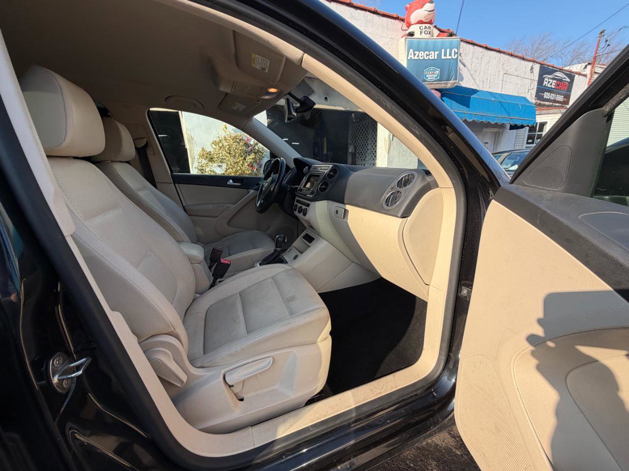 Used 2016 Volkswagen Tiguan S image 28