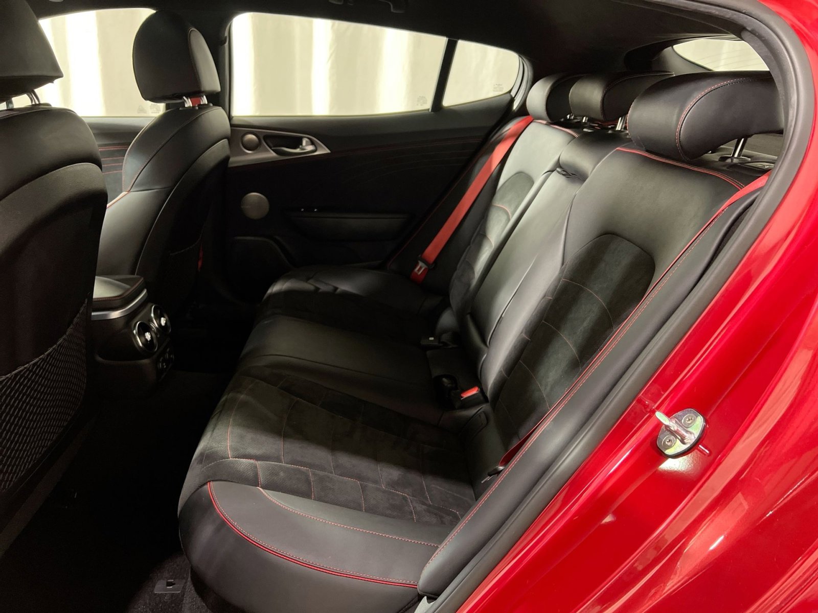 Used 2023 Kia Stinger GT2 image 23