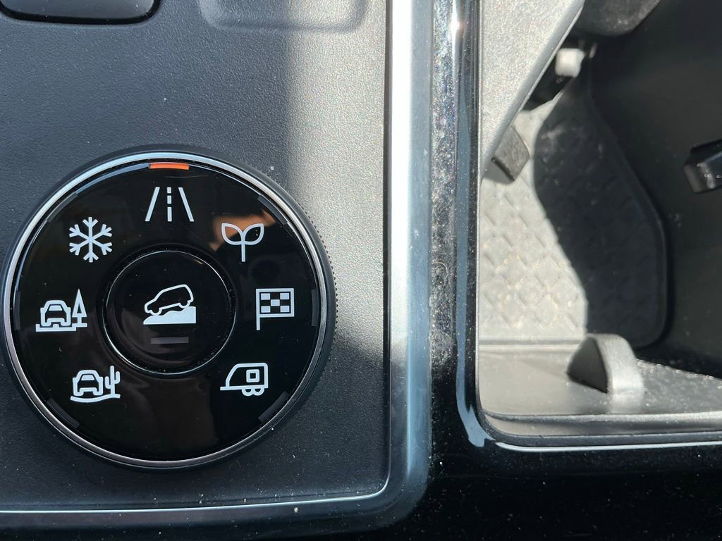 Used 2023 Nissan Pathfinder Platinum AWD/4WD image 4