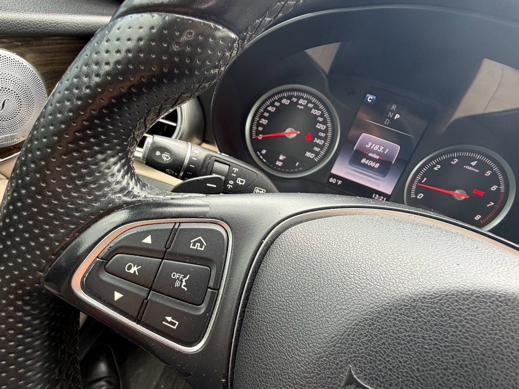 Used 2016 Mercedes-Benz GLC 300 4MATIC image 32