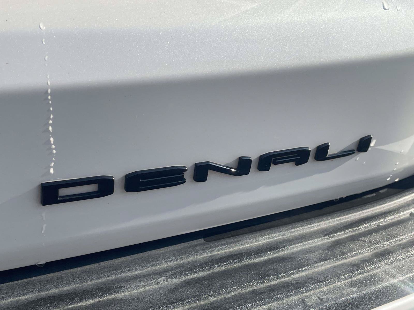Used 2021 GMC Yukon Denali w/ Denali Premium Package RWD image 5