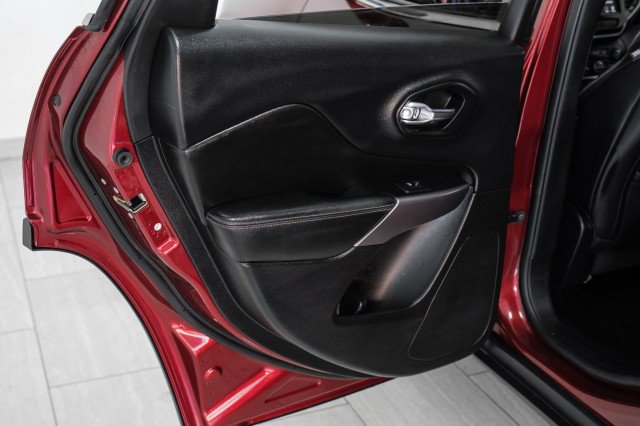 Used 2019 Jeep Cherokee Limited image 38