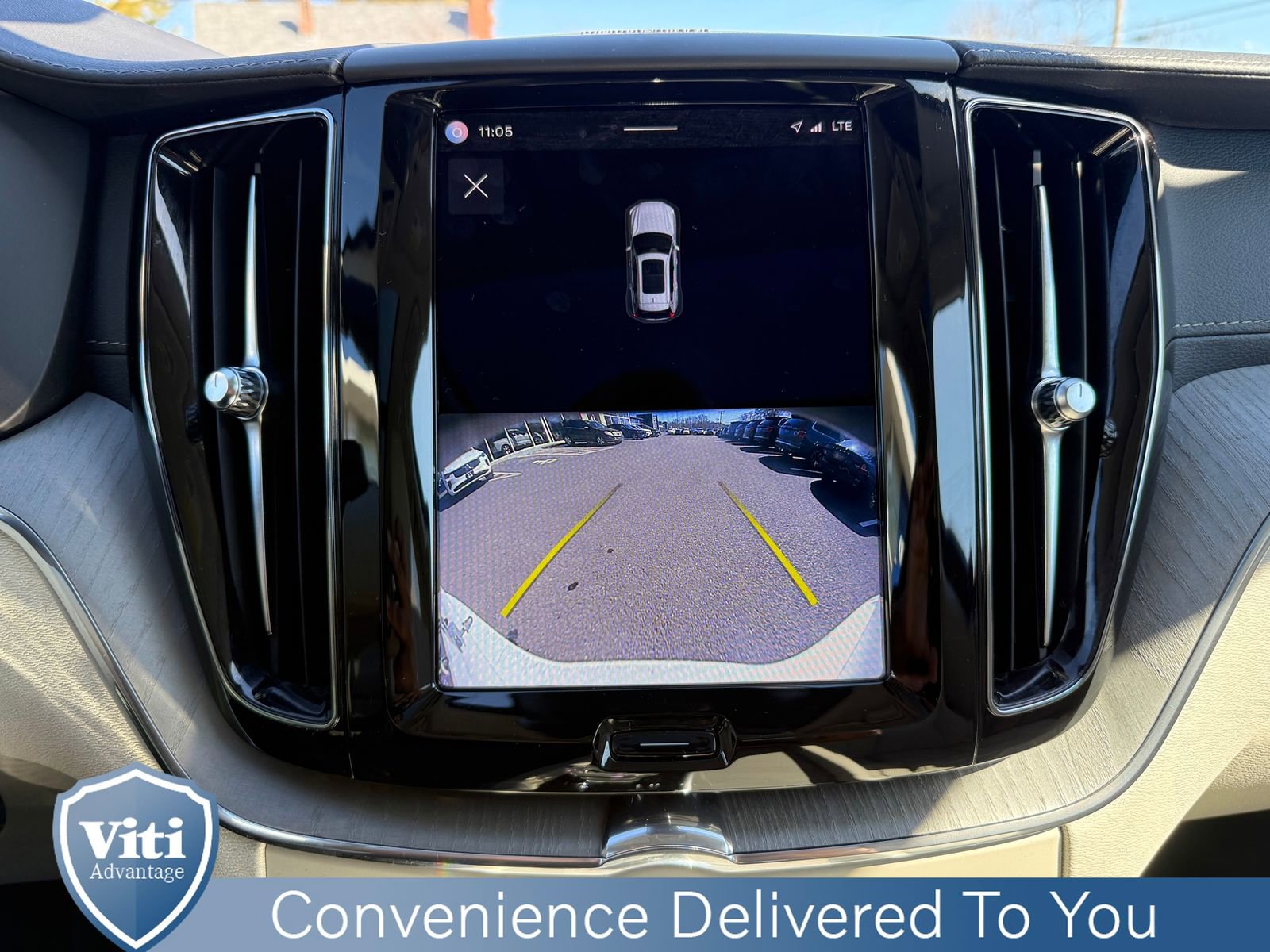 Certified 2023 Volvo XC60 B5 Ultimate w/ Climate Package image 34