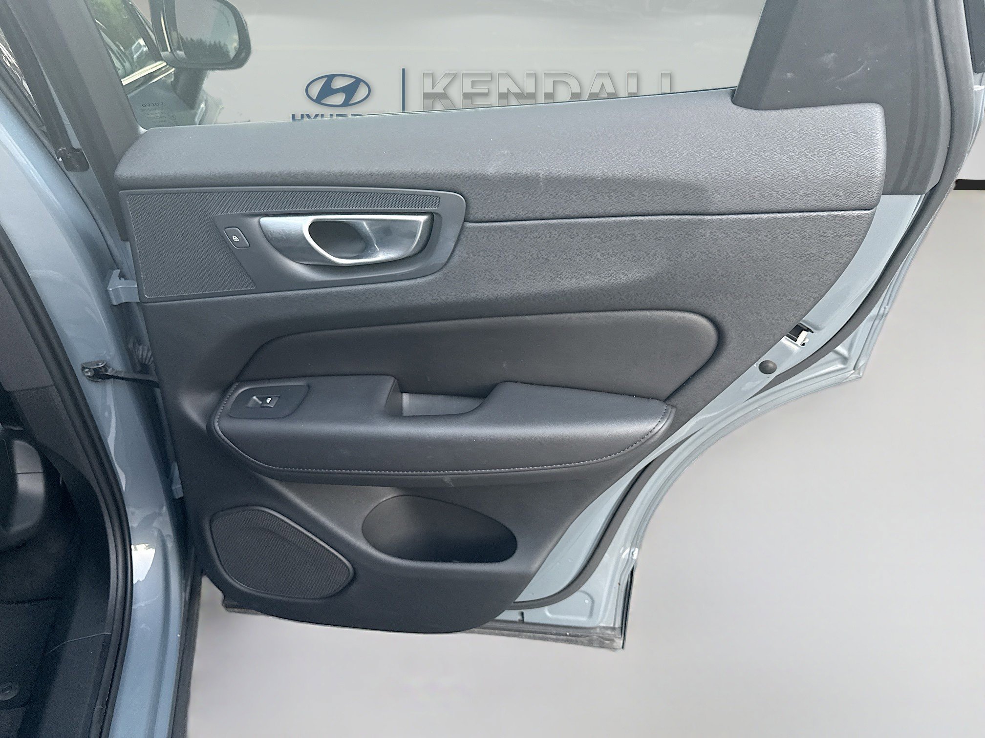 Used 2024 Volvo XC60 B5 Plus image 29