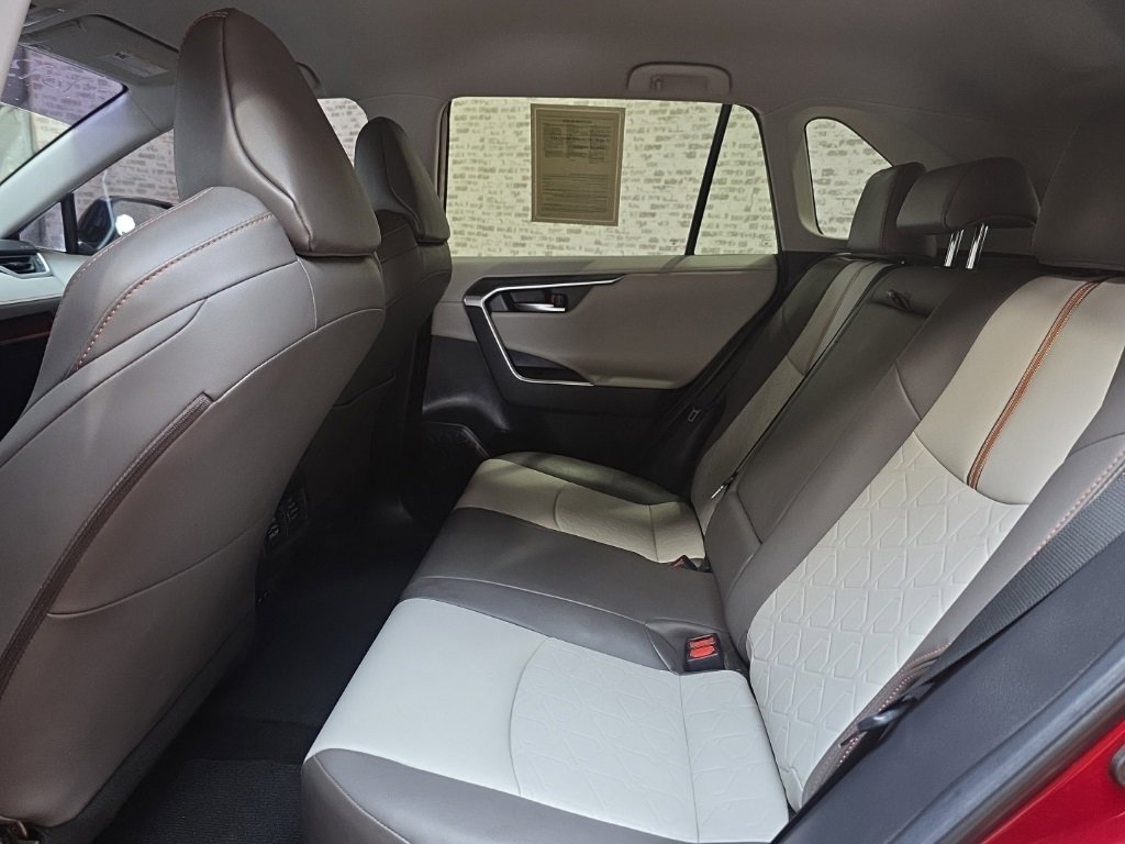 Used 2019 Toyota RAV4 Adventure image 15