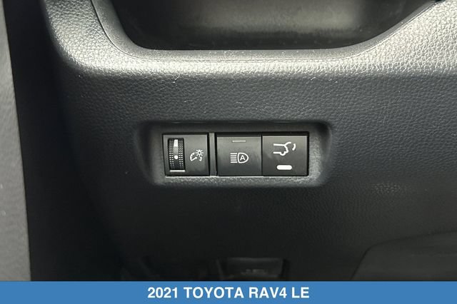 Used 2021 Toyota RAV4 LE w/ Carpet Mat Package (TMS) AWD/4WD image 30