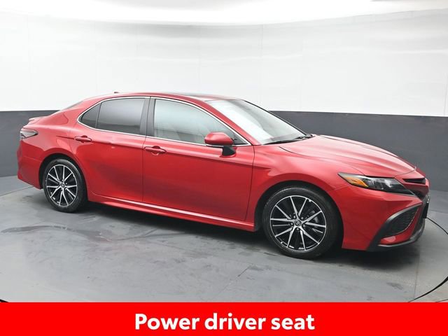 Used 2023 Toyota Camry SE w/ Cold Weather Package image 10