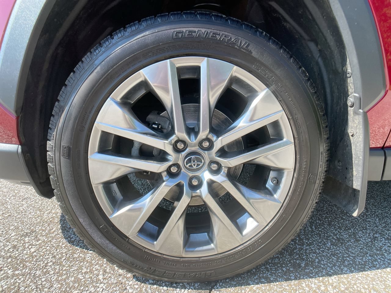 Used 2019 Toyota RAV4 Limited AWD/4WD image 11