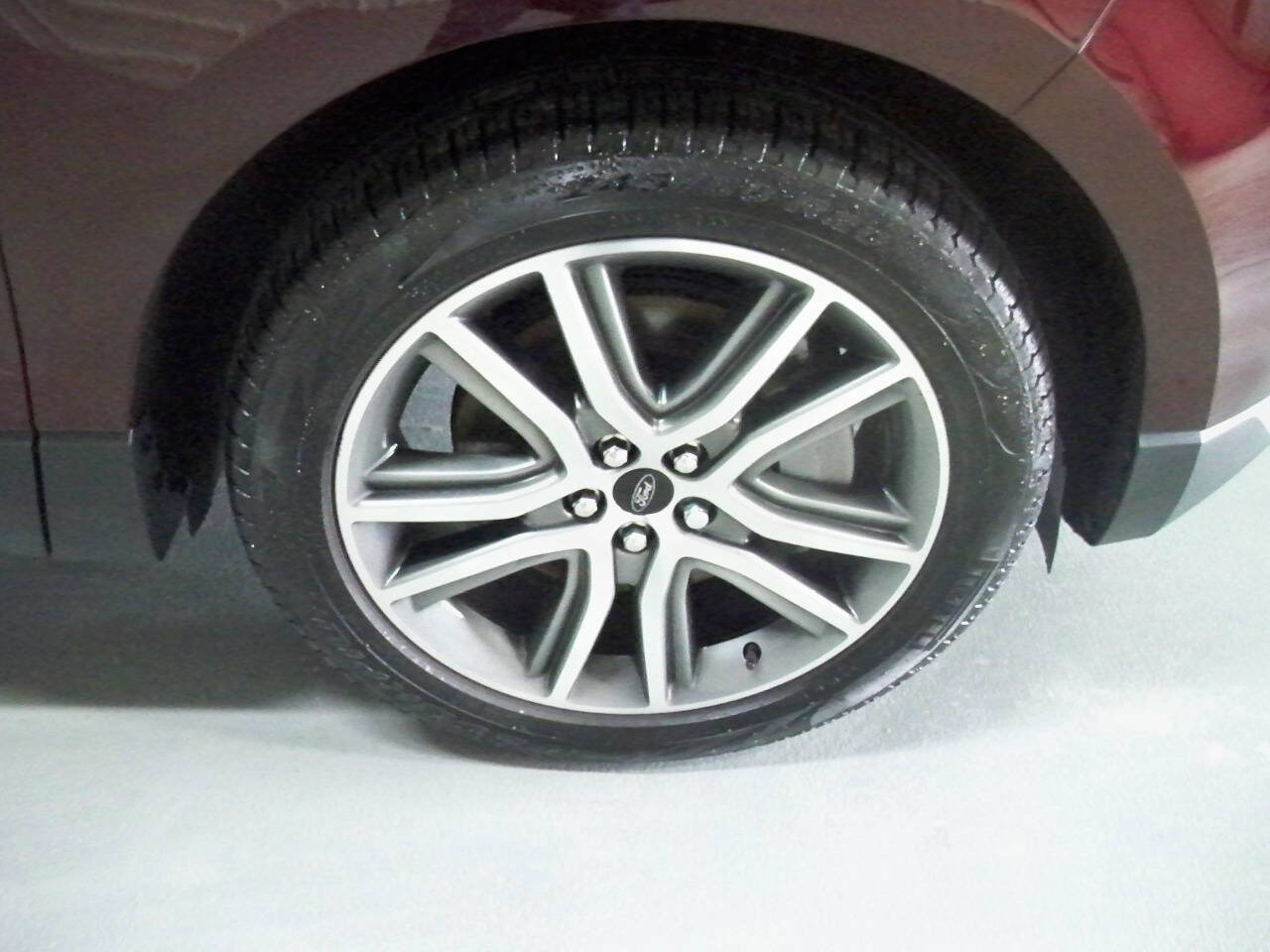 Used 2024 Ford Edge Titanium w/ Equipment Group 301A image 9