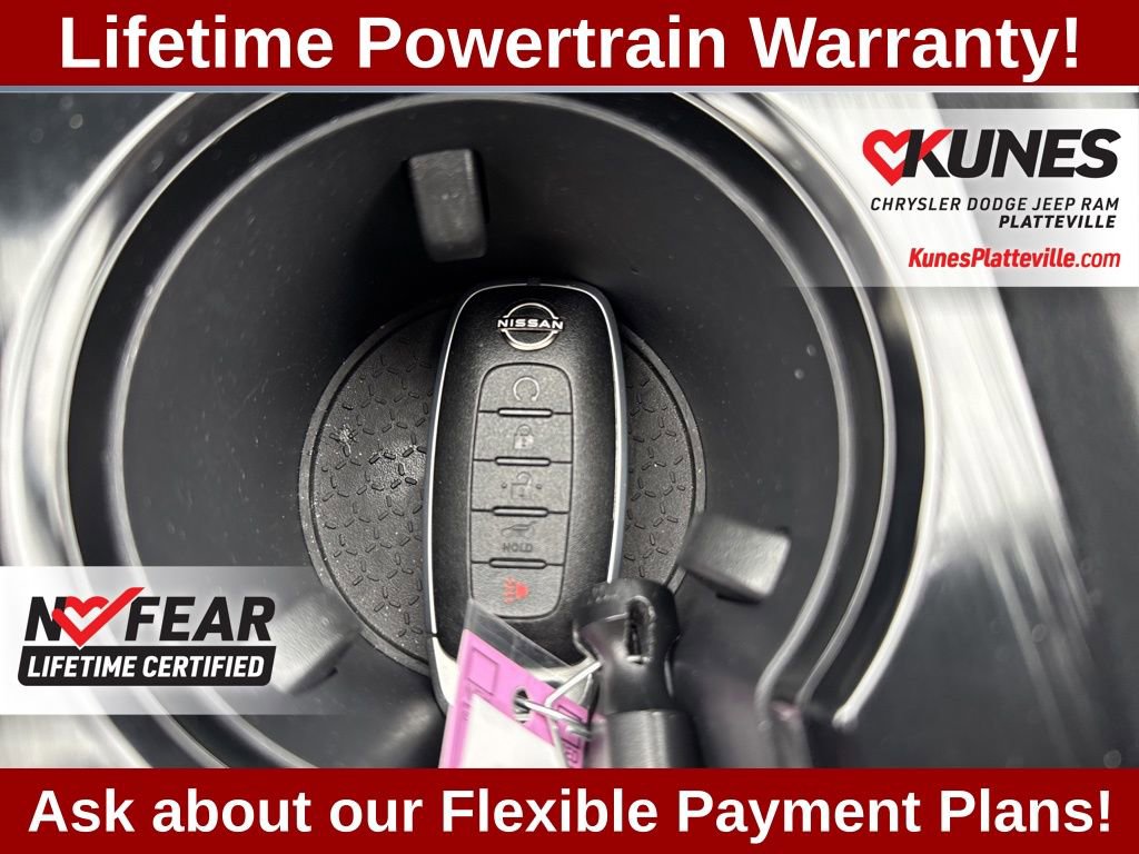 Used 2025 Nissan Rogue SV image 28