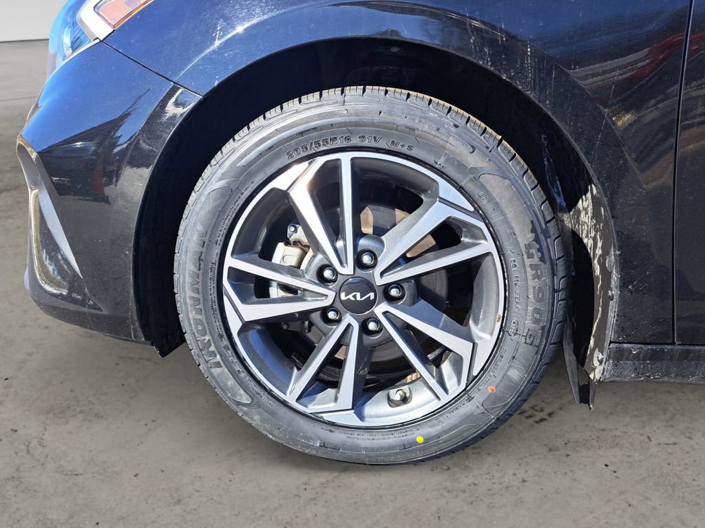 Used 2024 Kia Forte LXS image 14