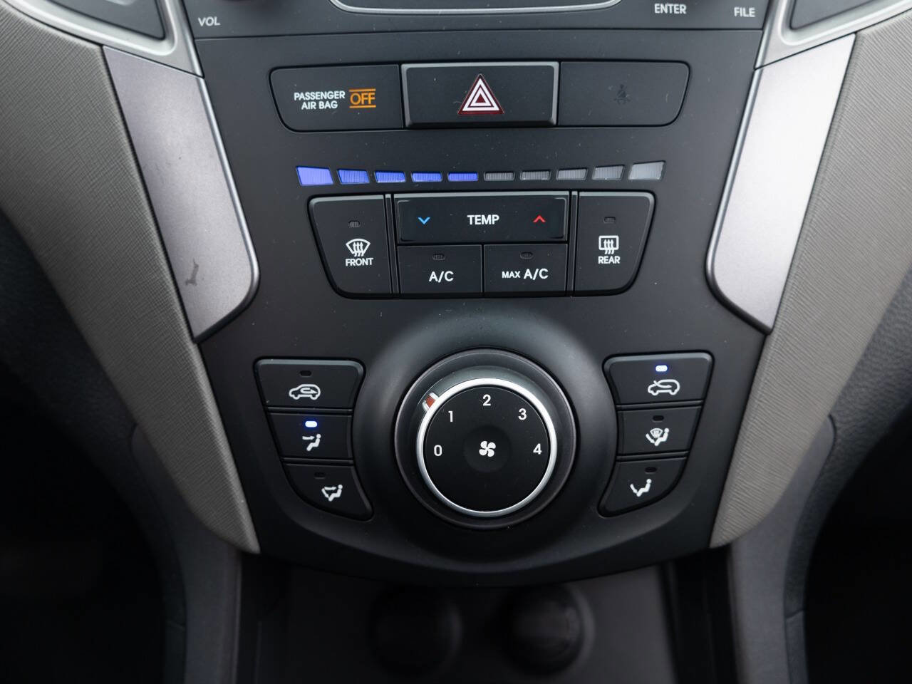 Used 2016 Hyundai Santa Fe Sport FWD image 33
