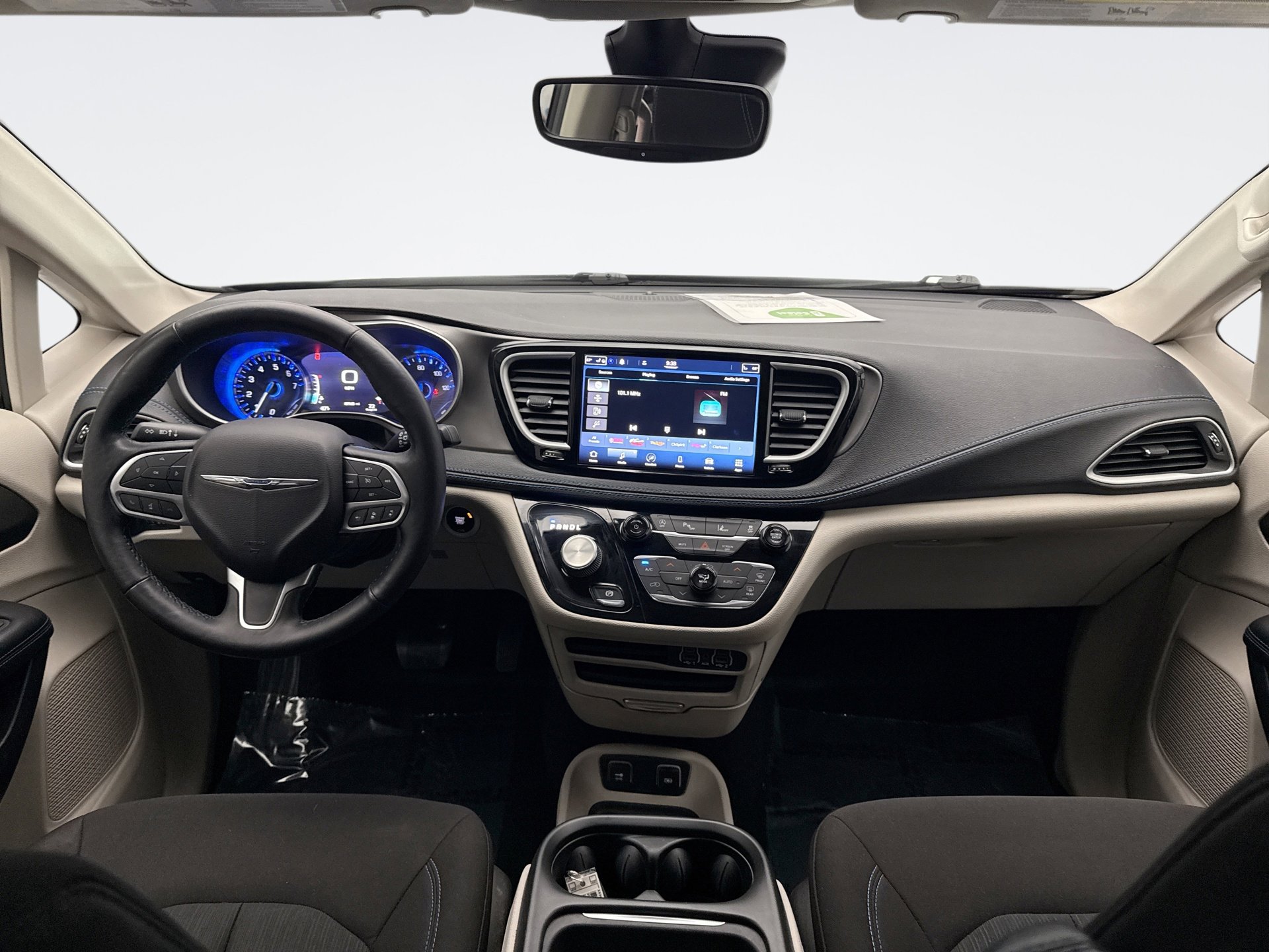 Used 2021 Chrysler Pacifica Touring w/ Cold Weather Group image 14