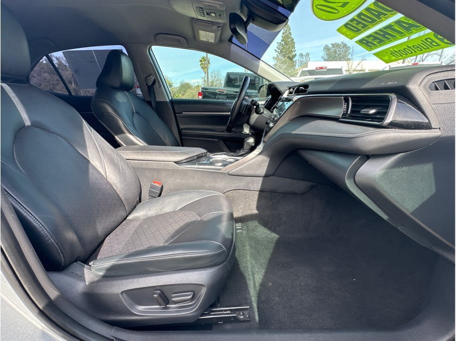 Used 2020 Toyota Camry XSE w/ Carpet Mat Package image 11