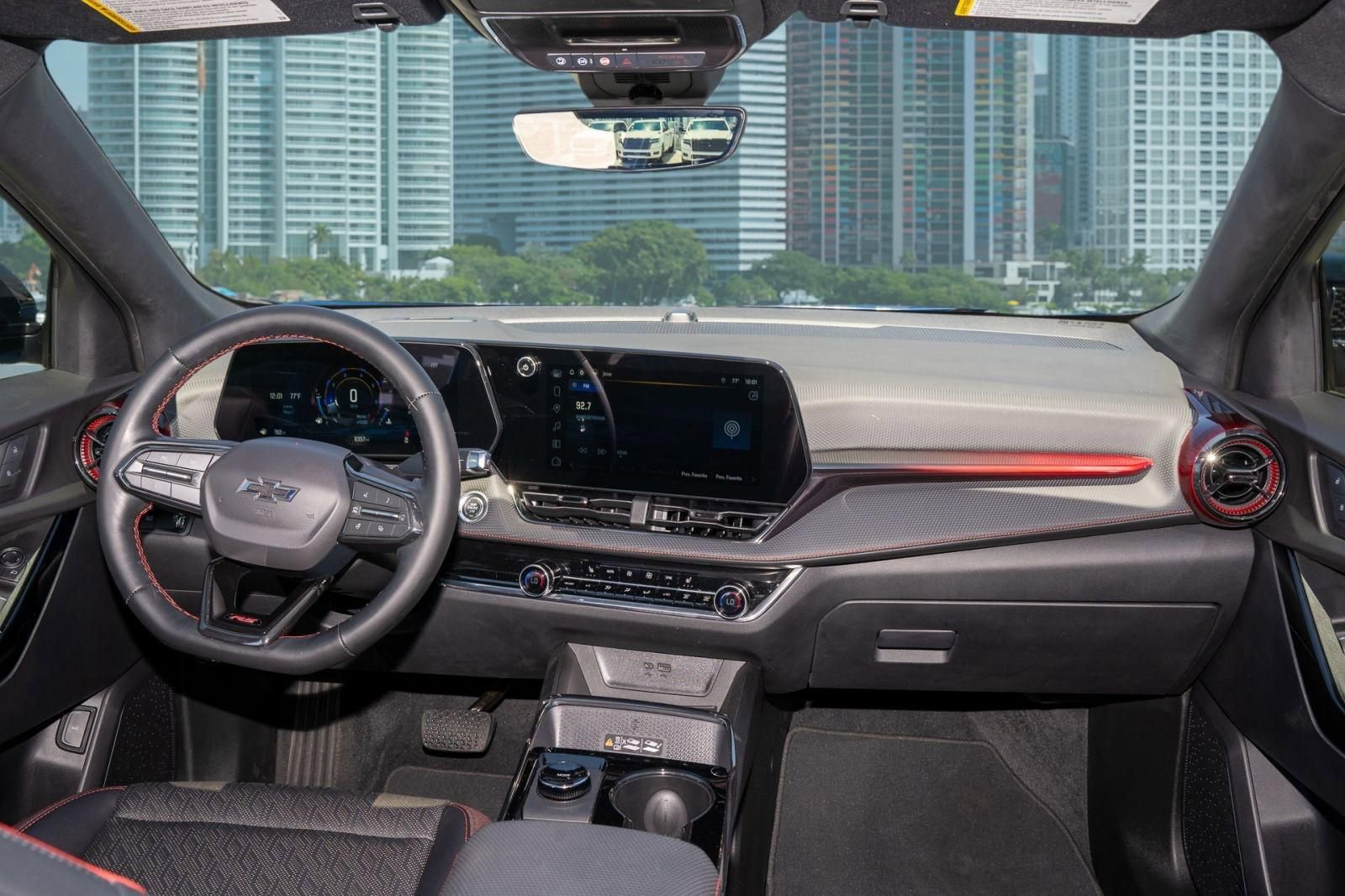 Used 2025 Chevrolet Equinox RS w/ Safety and Technology Package FWD image 20