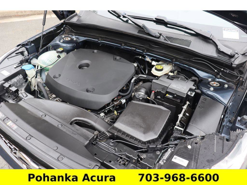 Used 2022 Volvo XC40 T5 R-Design w/ Advanced Package image 37