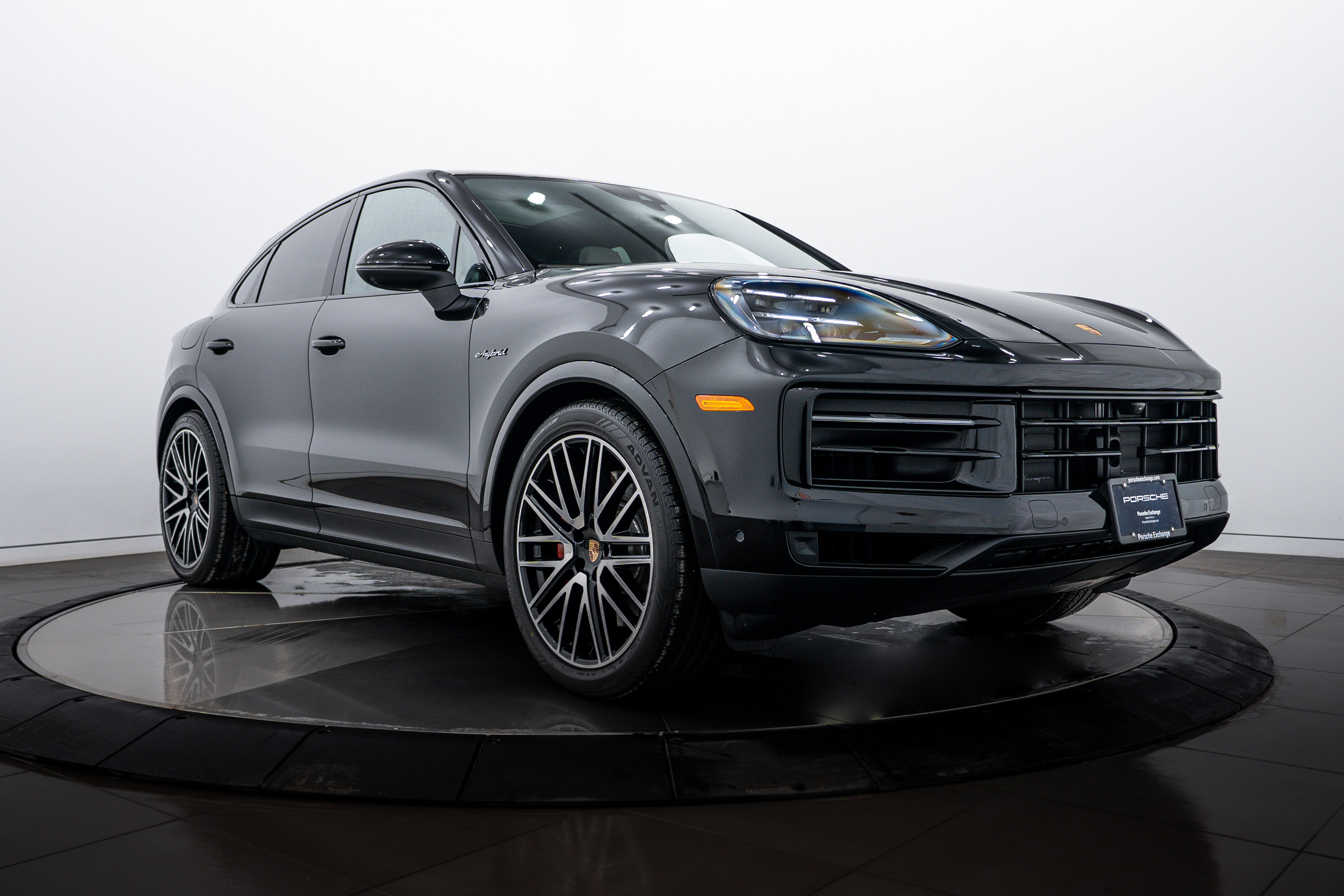Certified 2025 Porsche Cayenne S image 9