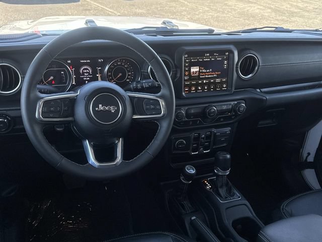 Used 2023 Jeep Wrangler Unlimited Sahara w/ LED Lighting Group AWD/4WD image 6