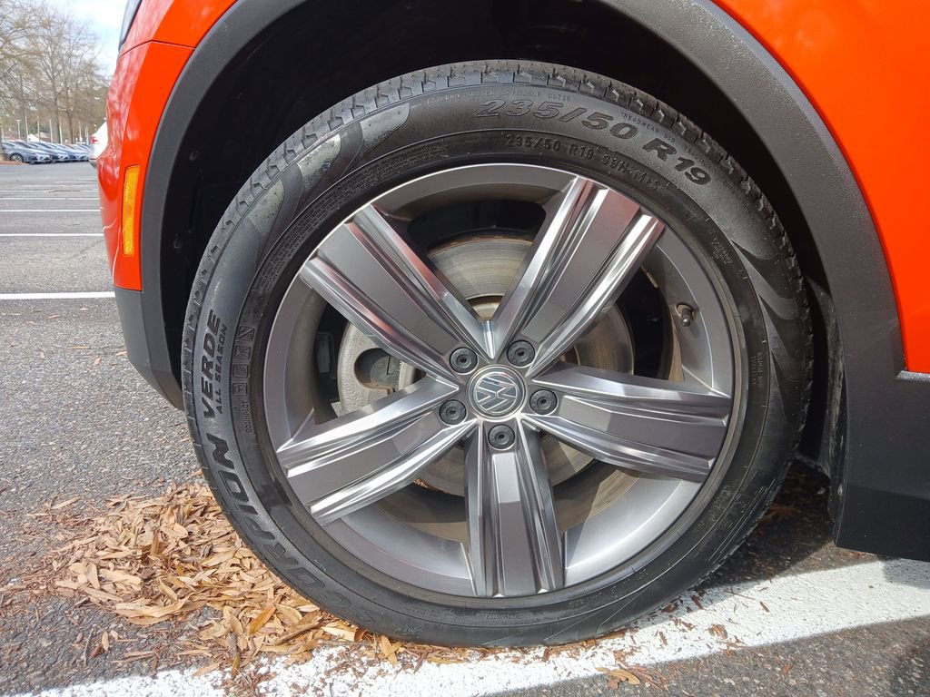 Used 2018 Volkswagen Tiguan SEL Premium image 27