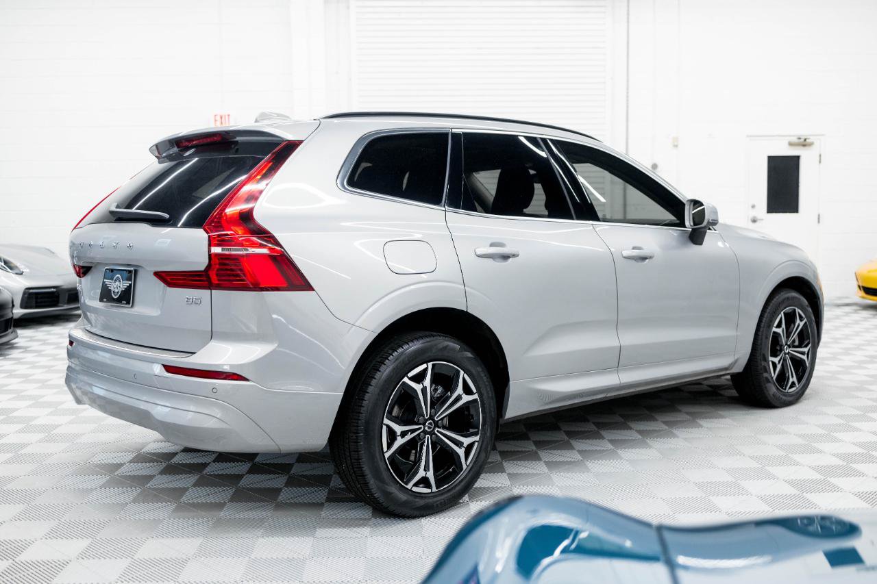 Used 2022 Volvo XC60 B5 Momentum w/ Climate Package FWD image 7