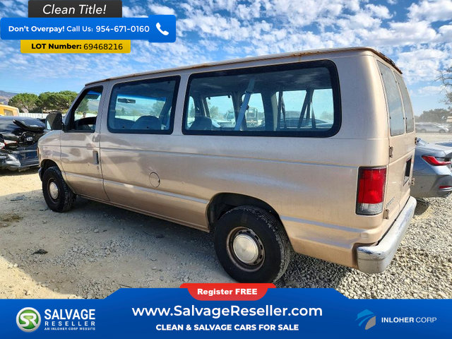 Used 1998 Ford E-150 and Econoline 150 Club Wagon RWD image 3