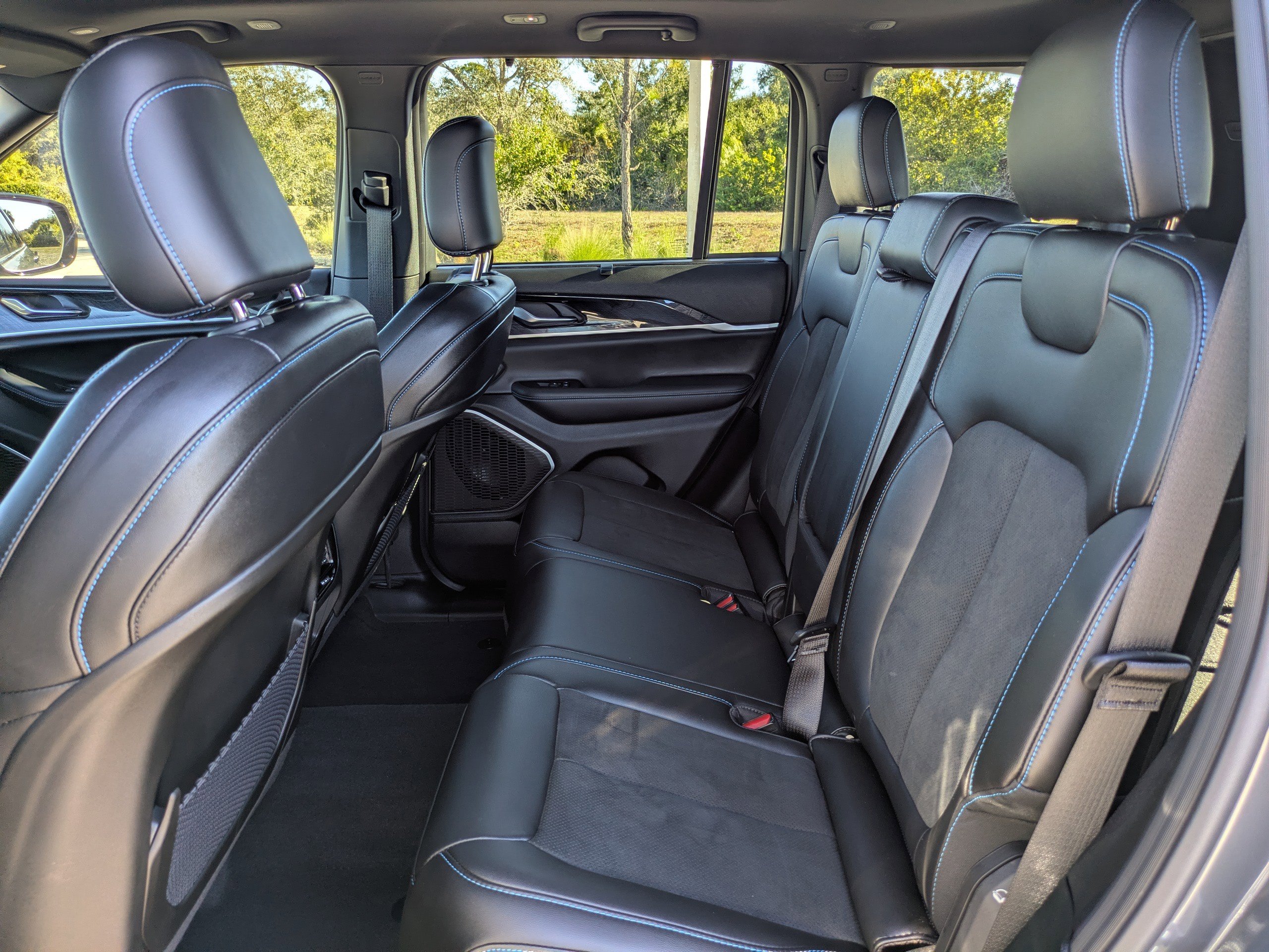 Used 2024 Jeep Grand Cherokee Trailhawk w/ Advanced Protech Group II image 19