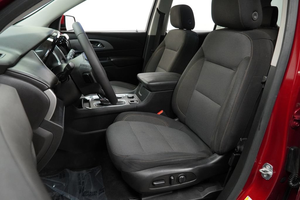 Used 2018 Chevrolet Traverse LT FWD image 11