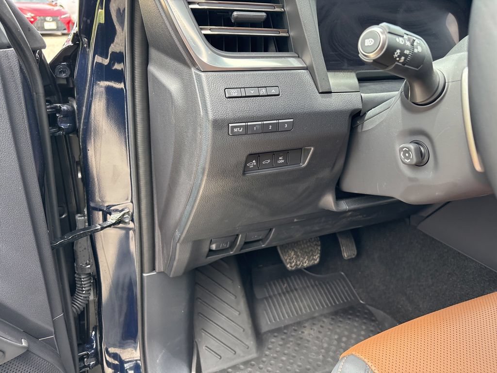 Certified 2025 Lexus GX 550 w/ Accessory Package (2T) AWD/4WD image 14