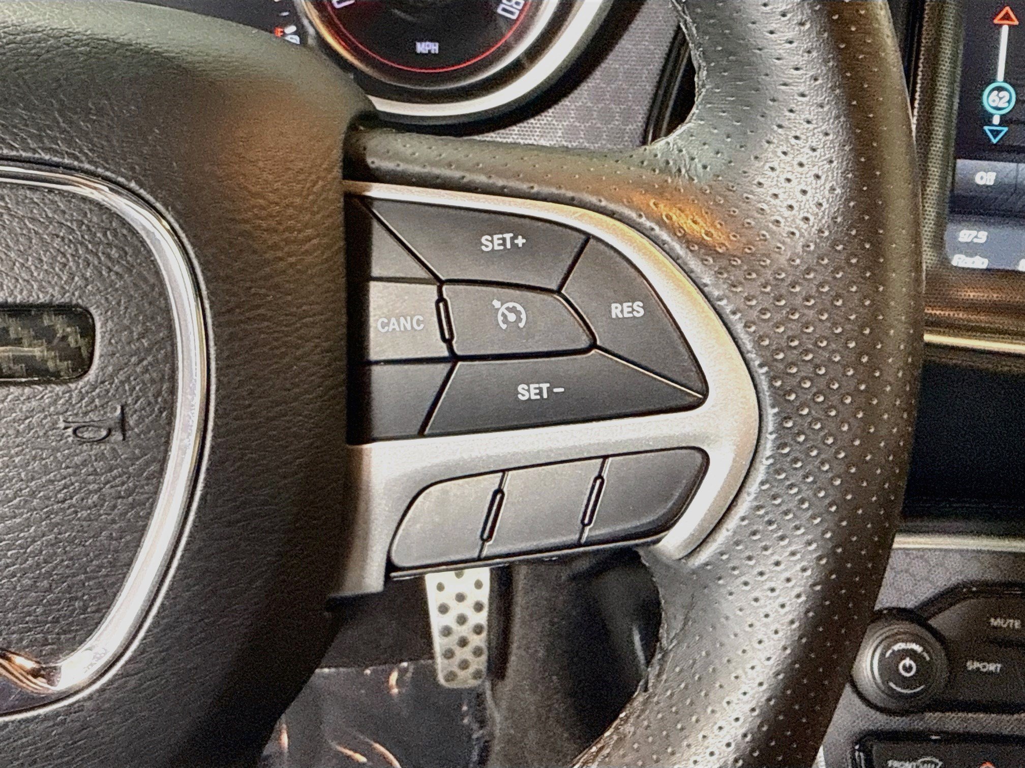 Used 2018 Dodge Challenger R/T Scat Pack RWD image 15