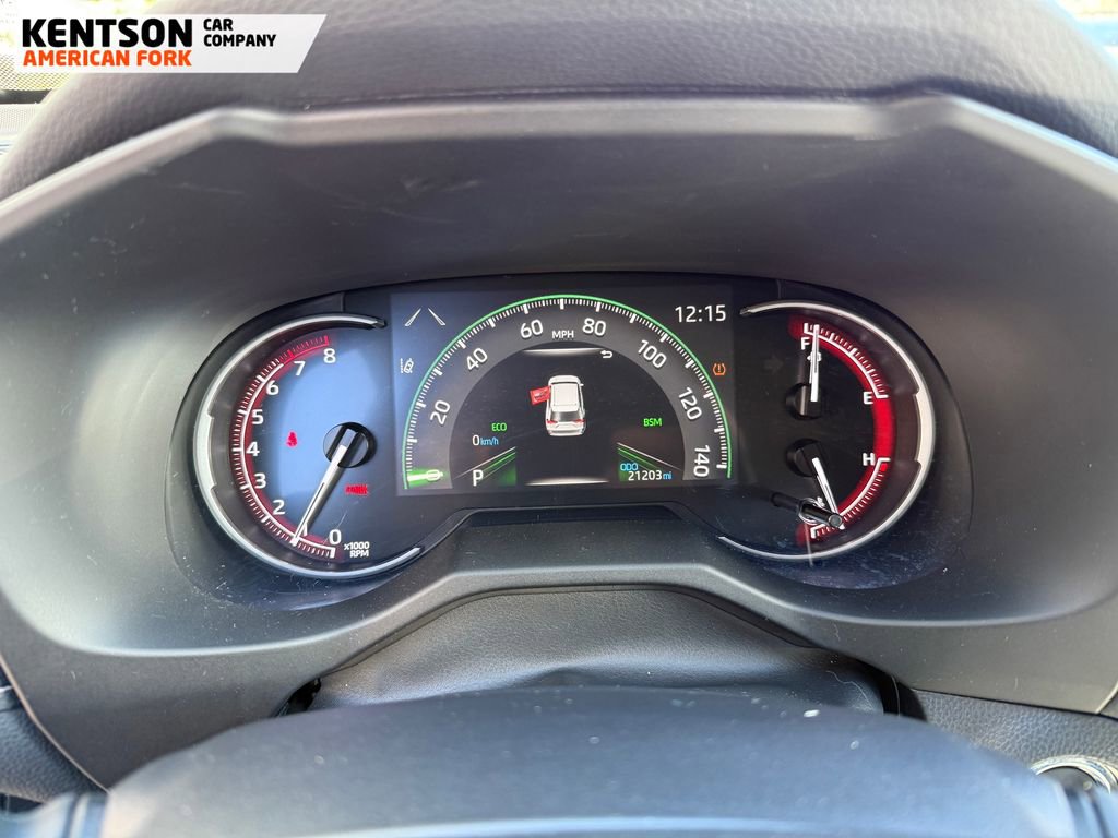 Used 2025 Toyota RAV4 XLE image 16