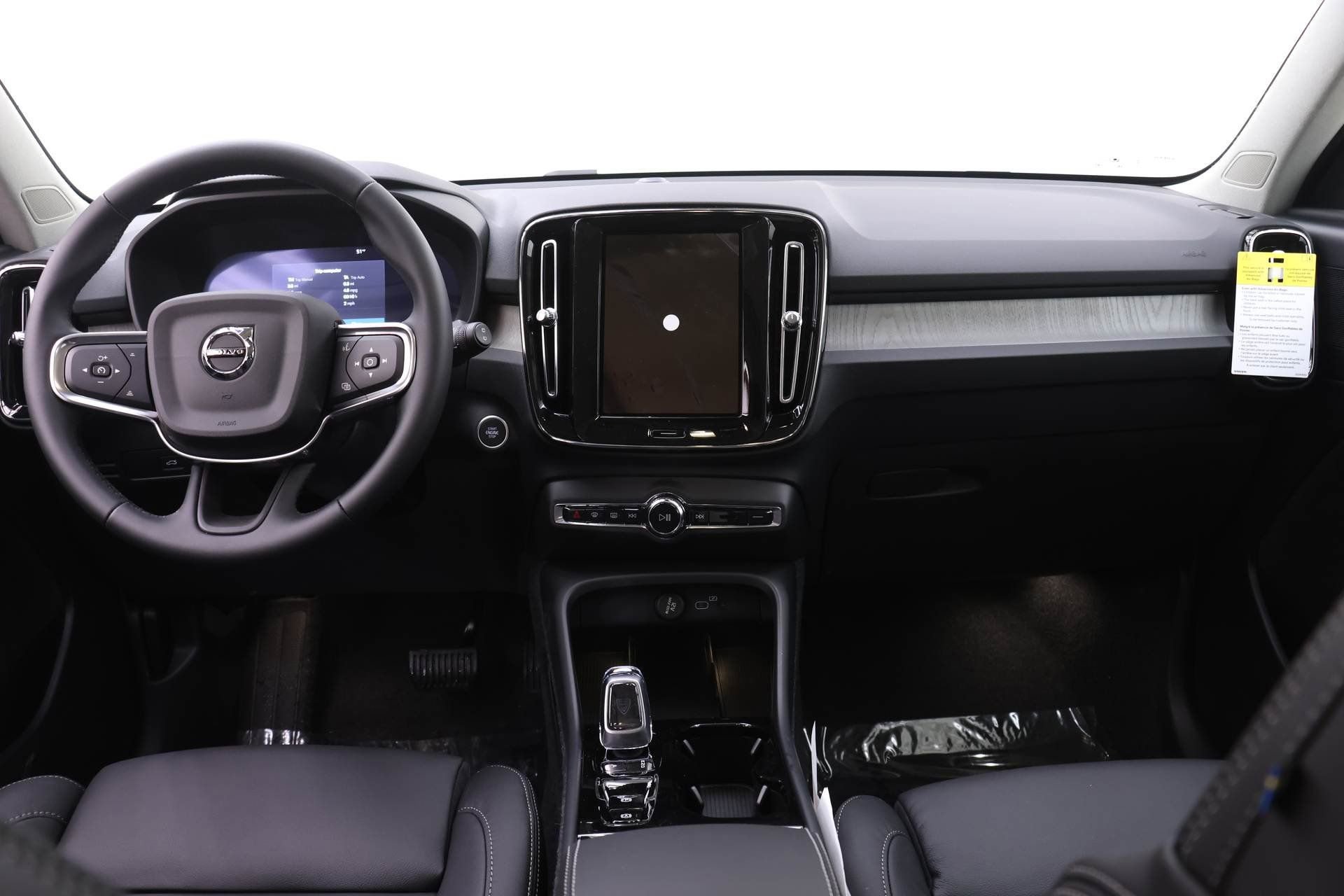 New 2026 Volvo XC40 B5 Plus w/ Protection Package Premier AWD/4WD image 8