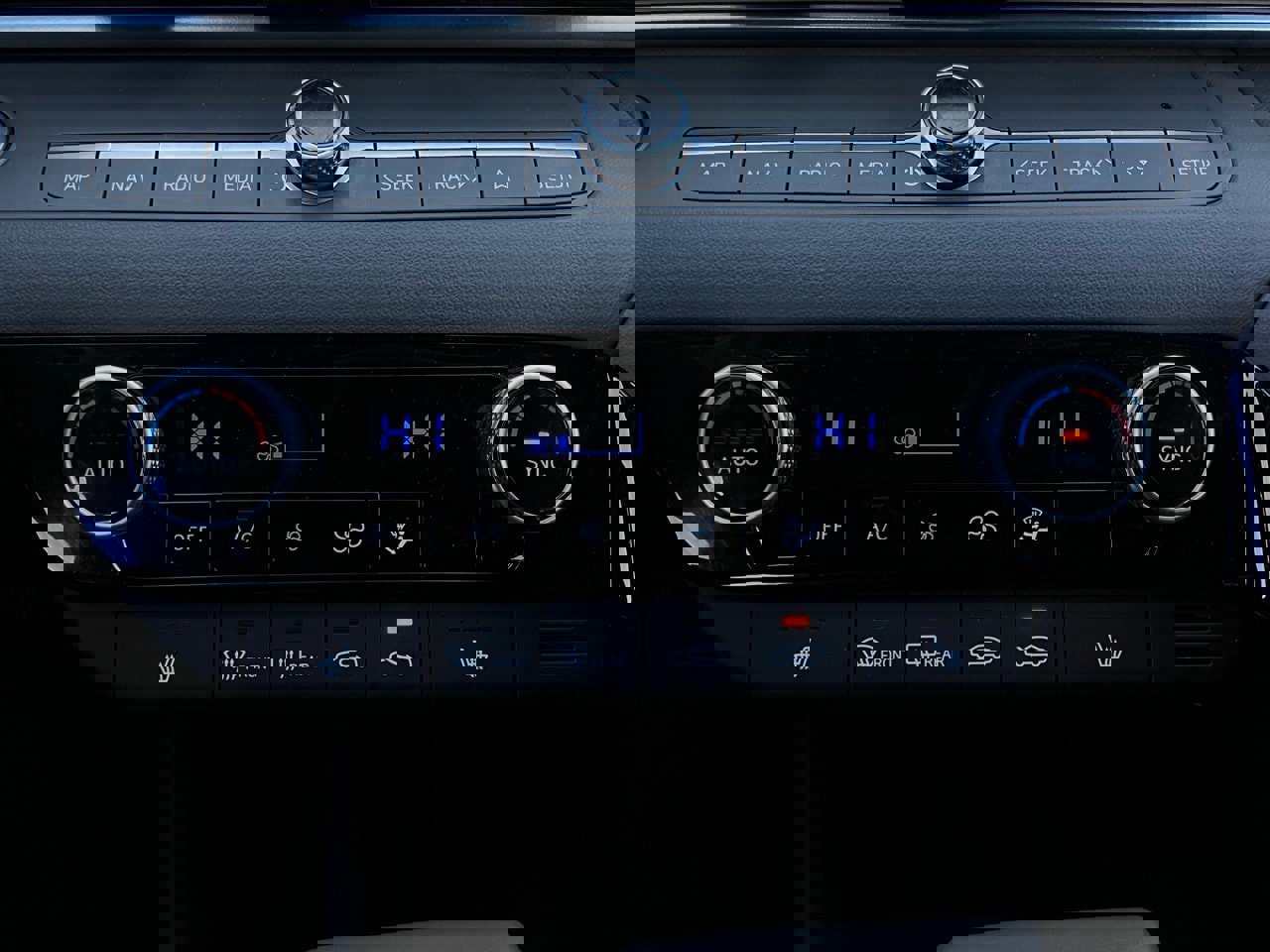 Used 2025 Hyundai Elantra SEL image 27