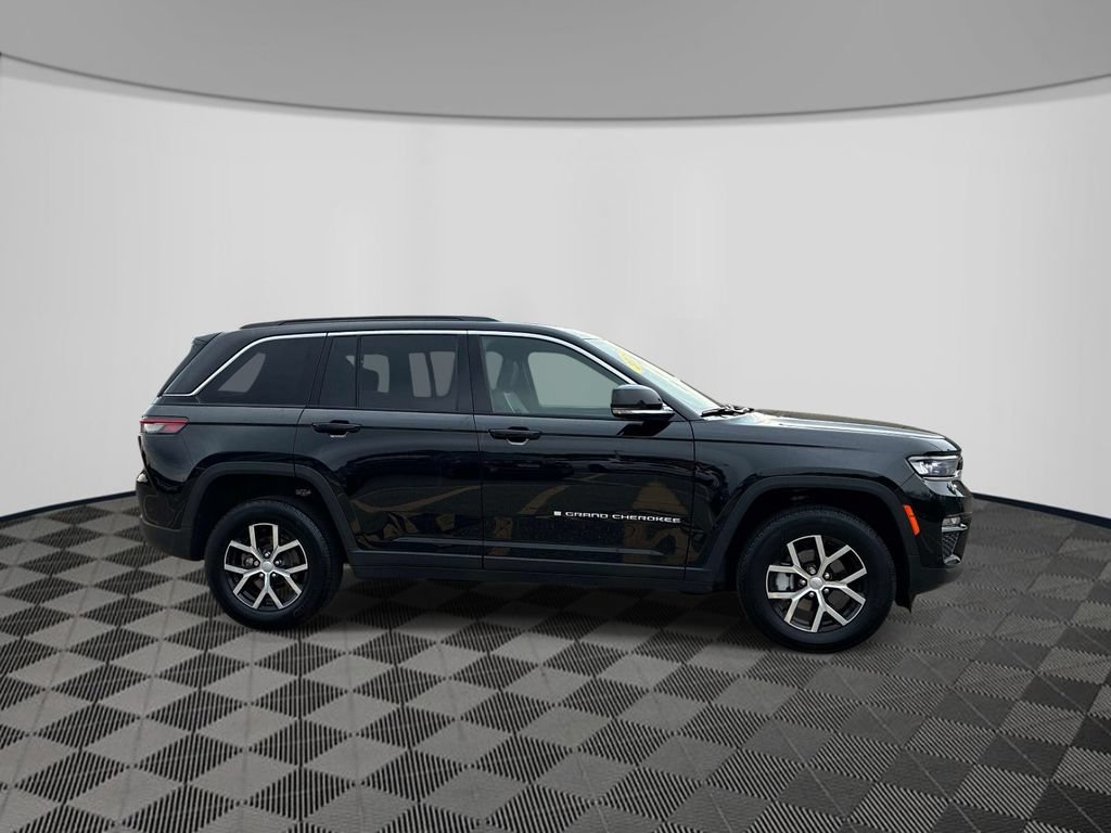 Certified 2025 Jeep Grand Cherokee Limited AWD/4WD image 8