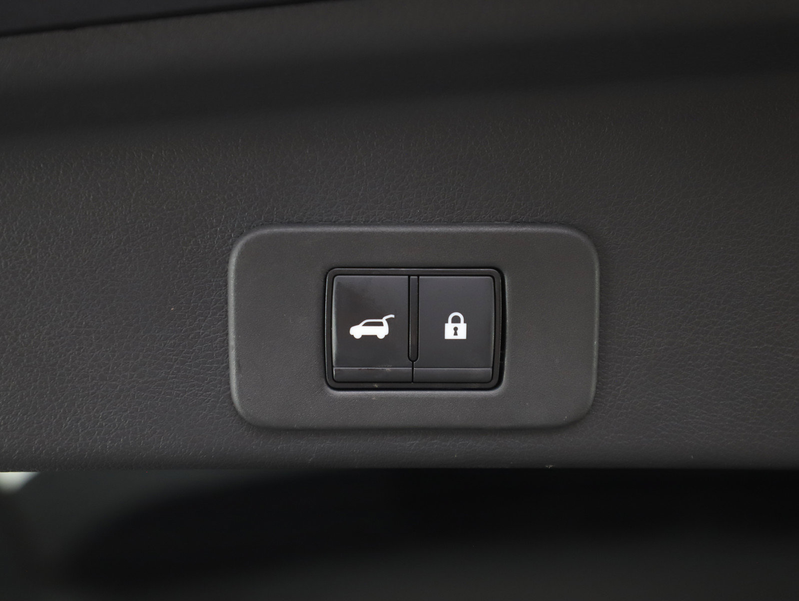 Used 2025 Nissan Murano SV AWD/4WD image 17