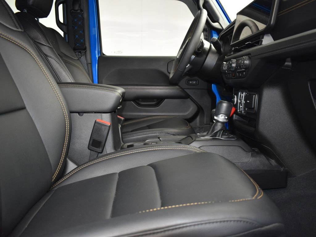 Used 2024 Jeep Wrangler Sahara w/ Technology Group image 27