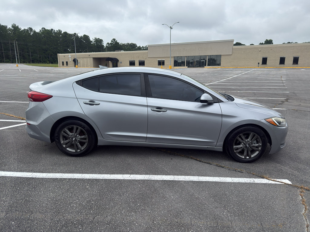 Used 2017 Hyundai Elantra SE FWD image 4