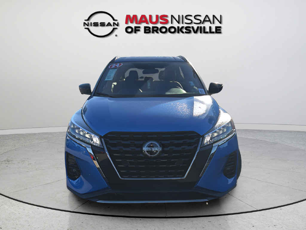 Certified 2024 Nissan Kicks SR w/ SR Premium Package FWD image 3