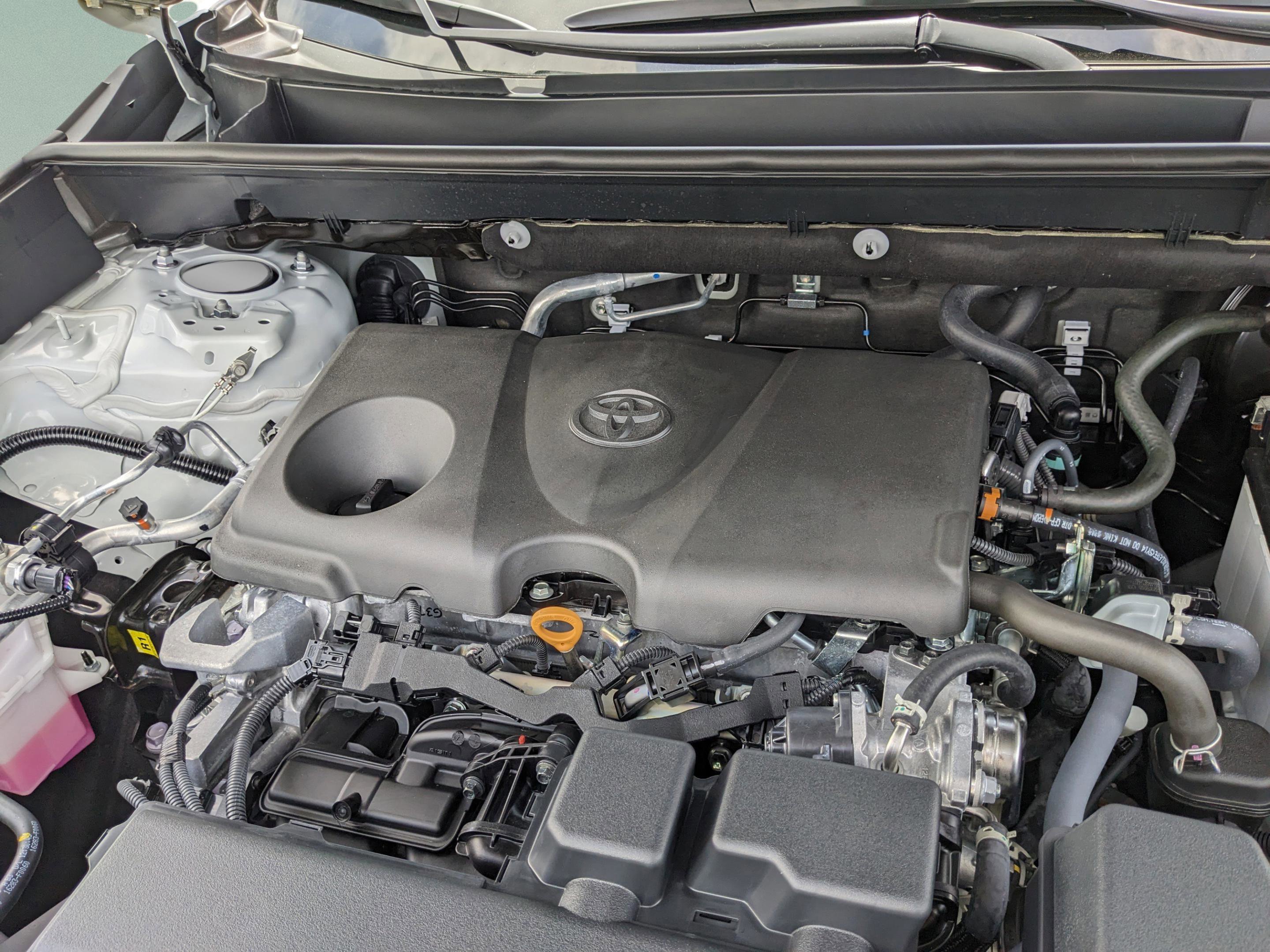 Used 2025 Toyota RAV4 XLE Premium FWD image 10