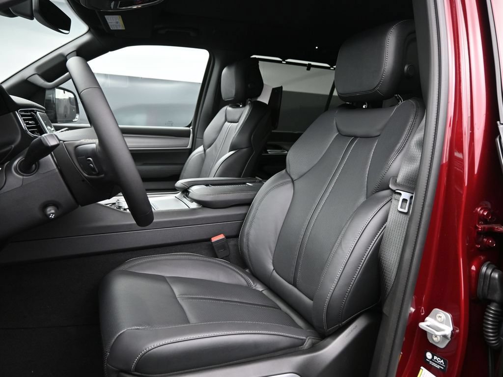 New 2026 Jeep Grand Wagoneer Limited AWD/4WD image 4