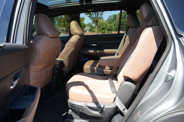 Used 2025 Toyota Grand Highlander AWD Hybrid image 17