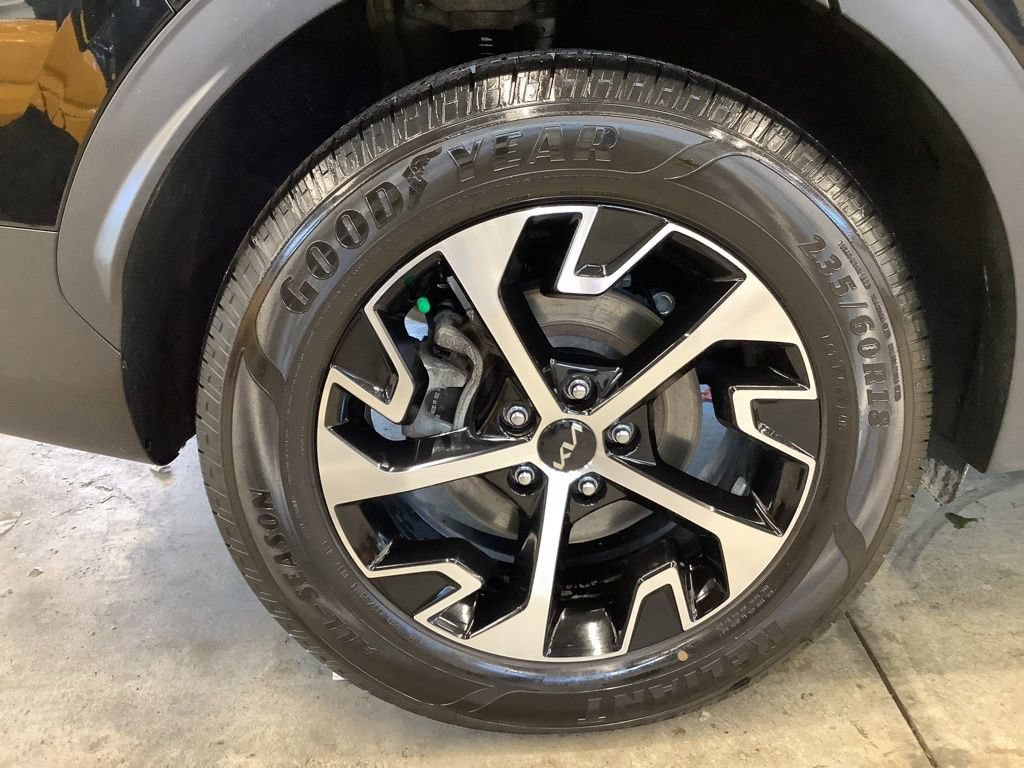 Certified 2023 Kia Sportage EX w/ EX Premium Package AWD/4WD image 31